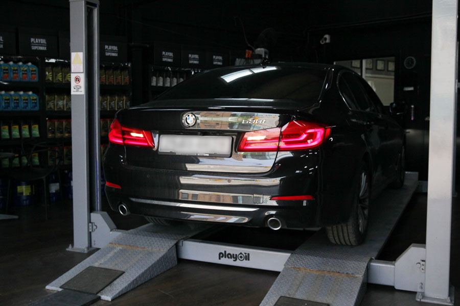 BMW G30 530I
