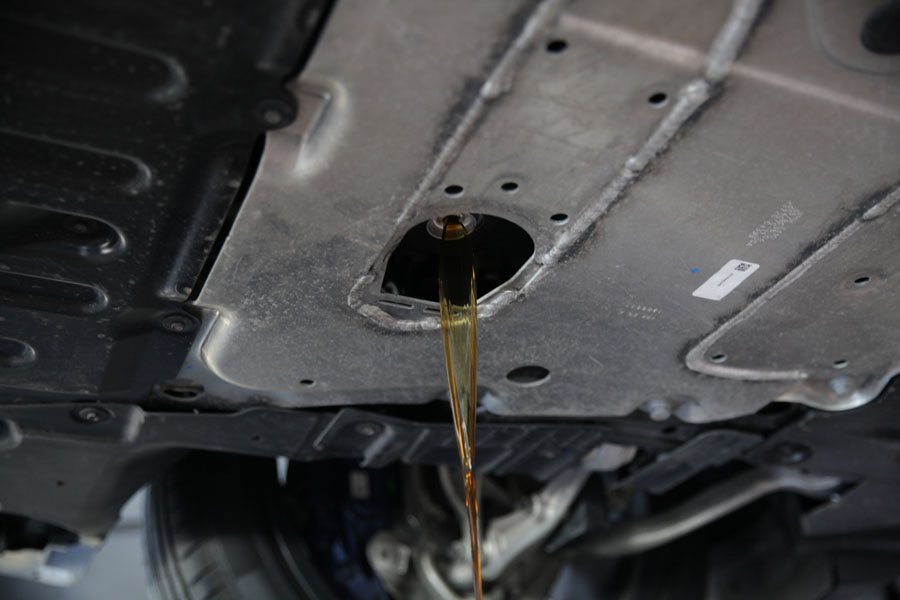 BMW G05 X5 40I ENGINE OIL CHANGE